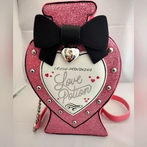Betsey Johnson Pink Love Potion Crossbody Bag - NWOT. Inside Approx. 5x 7x 3